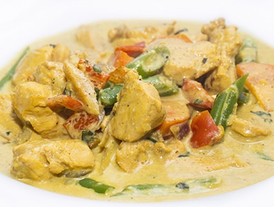 Green Chicken And Vegetable Curry