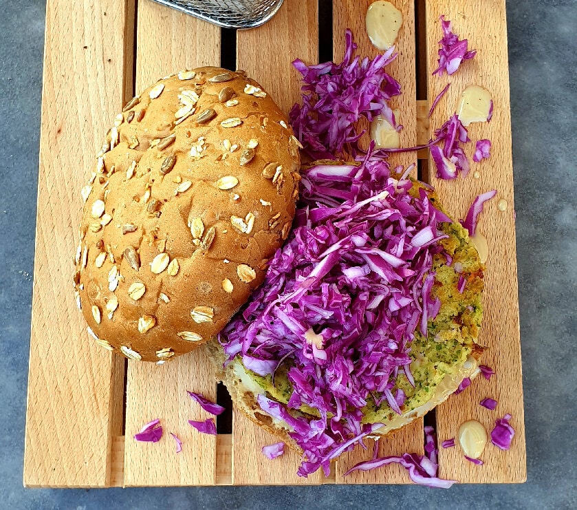 Balila Burger with Red cabbage coleslaw and Kohlrabi fries 